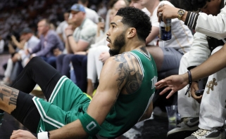 Baltos vėliavos nekeliantys "Celtics" pradėjo neįmanomą misiją Rytuose
